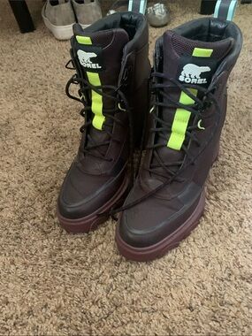 Sorel Women's Maroon Lace-Up Boots with Yellow Pull Tab waterproof